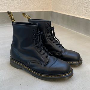 Dr Martens Classic Leather Boots